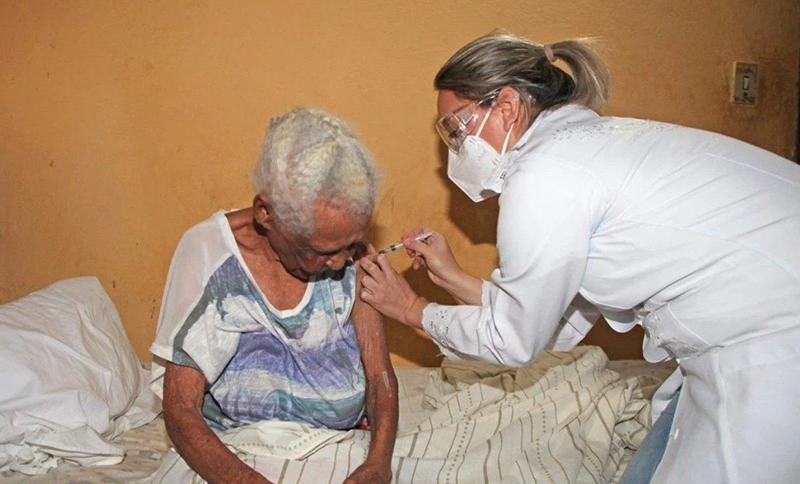 MPRJ vai fiscalizar vacinação prioritária contra Covid-19 em deficientes e idosos