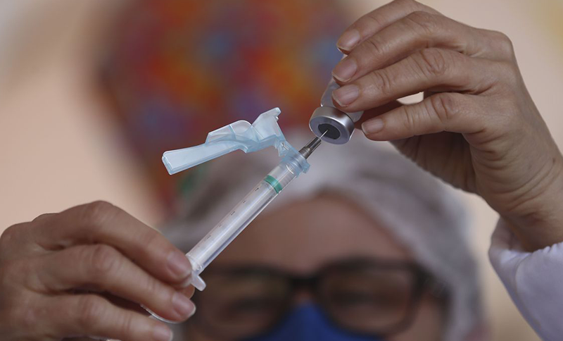 Covid-19: média de mortes no país atinge menor nível desde fevereiro