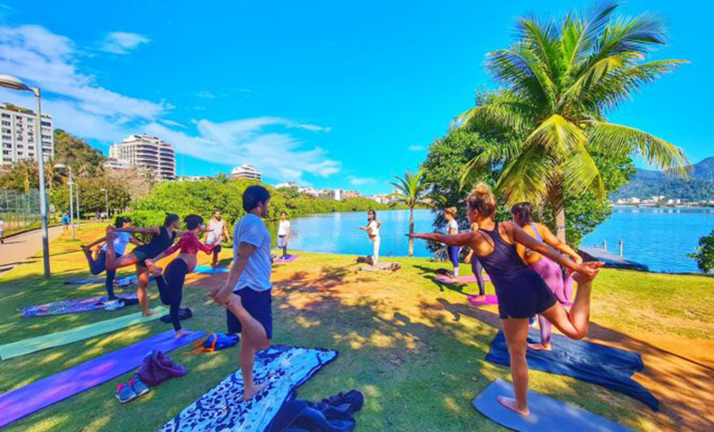 Saiba onde praticar yoga ao ar livre no Rio