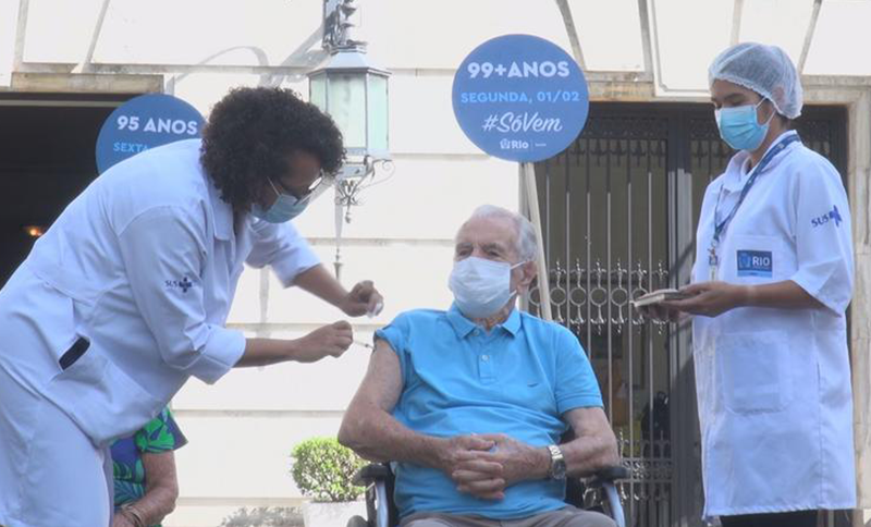 Confira como será a aplicação da terceira dose contra a covid-19 no Rio