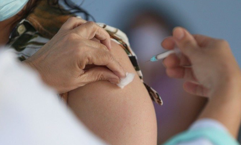 Rio vai realizar estudo para avaliar aplicação da dose de reforço em adultos