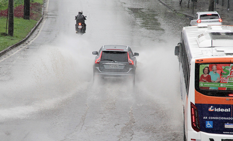 Governador e Defesa Civil se reúnem com prefeitos de cidades mais afetadas pelas chuvas