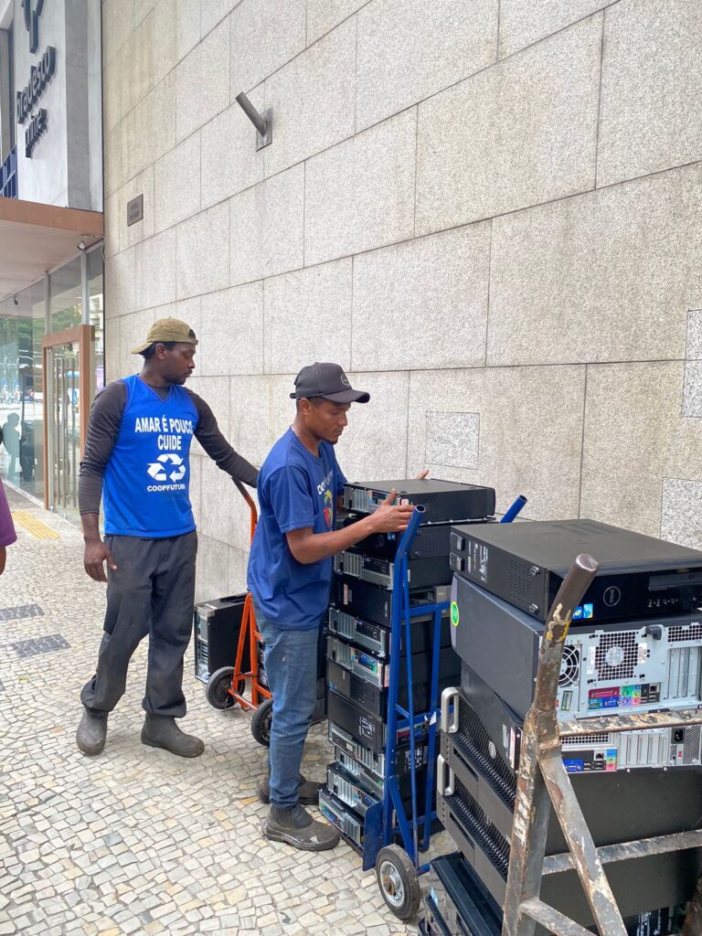 Compromisso Sustentável: Unimed Ferj doa descarte de 1.083 kg de lixo eletrônico para parceiro 